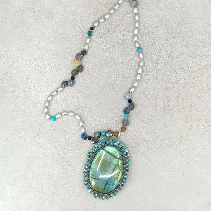 Blue Story Labradorite Necklace 4