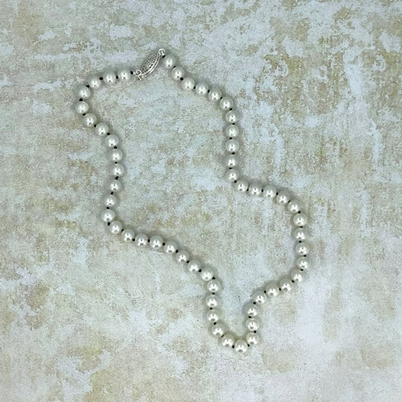 On His Mind Pearl Necklace 4