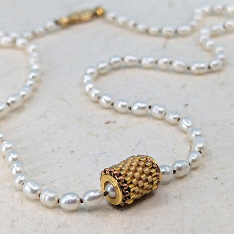 Pearl Floater Necklace, Gold 1