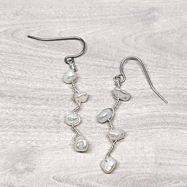 Vines Earrings White Pearl