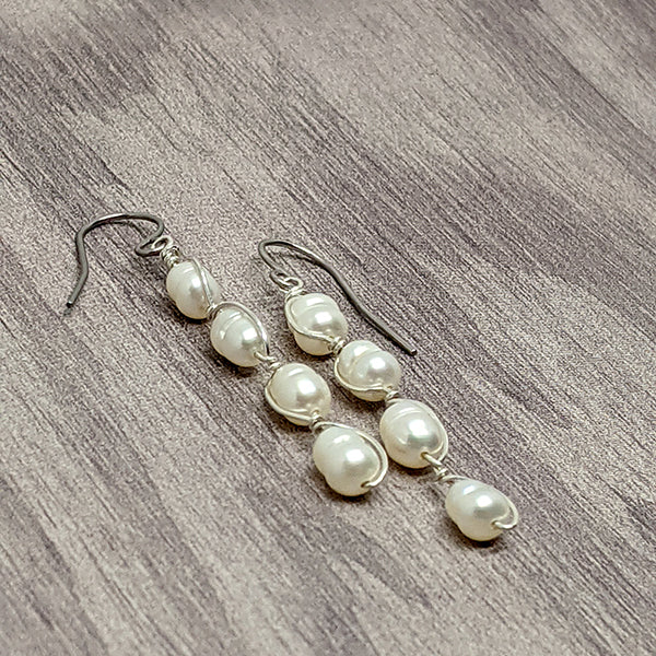 Willow Earrings White Pearl 1