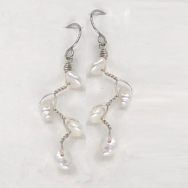 Vines Earrings White Pearl
