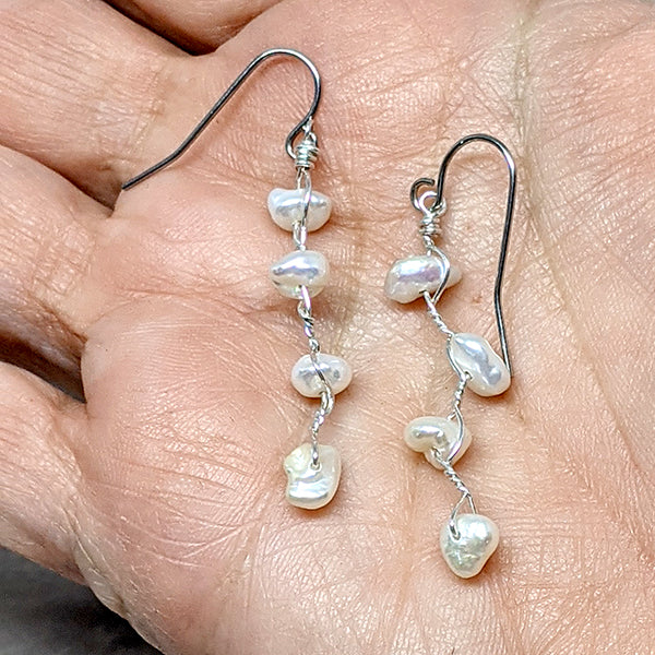 Vines Earrings White Pearl