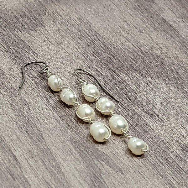 Willow Earrings White Pearl
