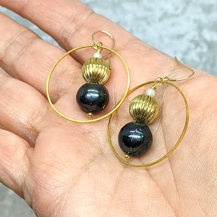 Planet Blue Pearl Earrings`